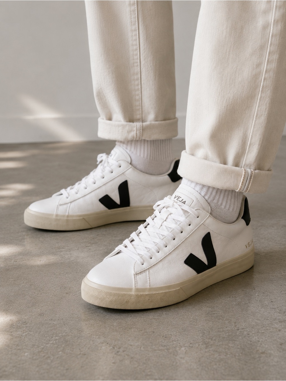 VEJA Campo White Leather Black Logo Sneakers Men’s US 10 EU 41 Minimalist